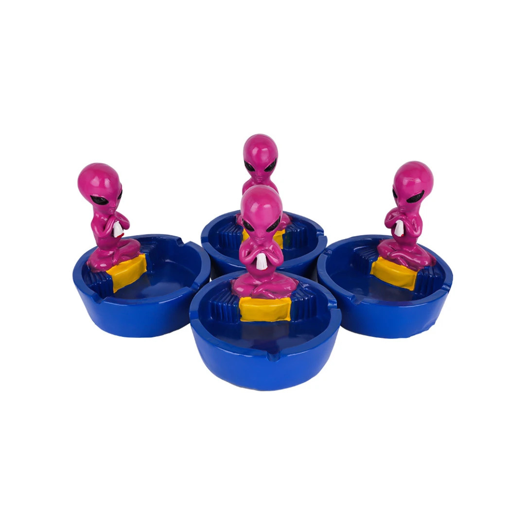 HUNKS SMOKE RESIN ASHTRAY 4CT DISPLAY